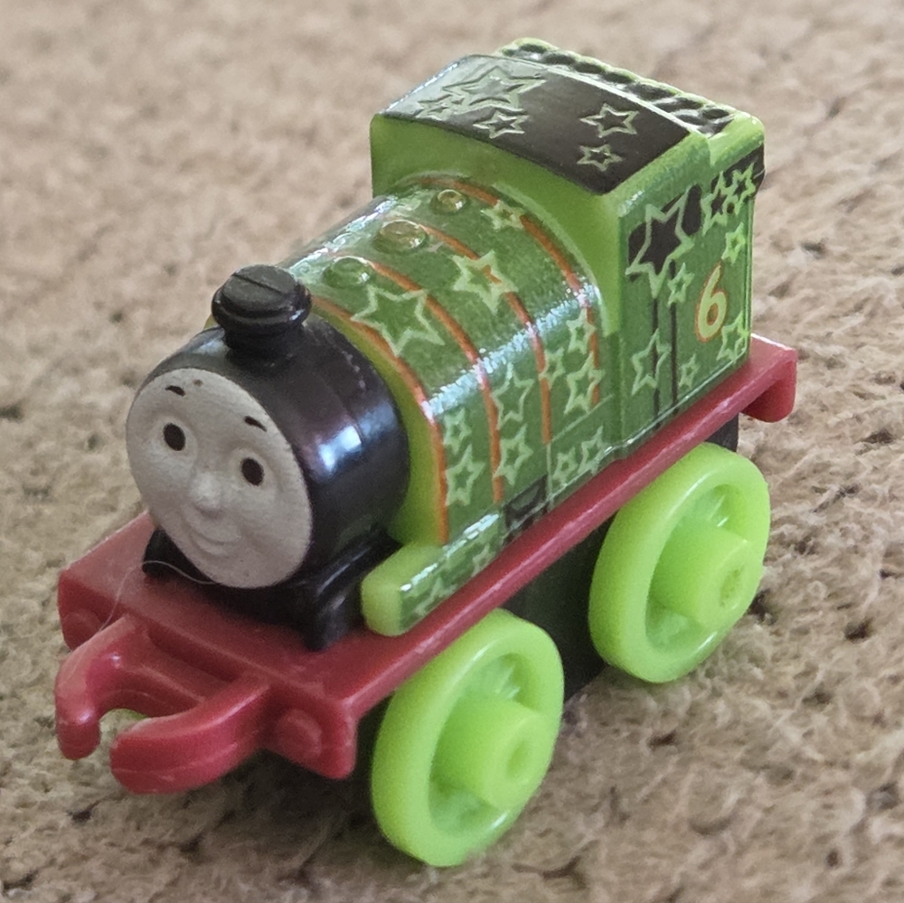 2014 Thomas The Tank Engine Friends Minis GLow in the Dark Percy Stars Green Eng